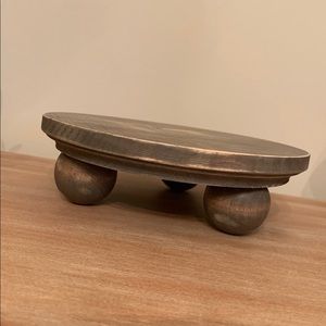 Farmhouse Pedestal Stand